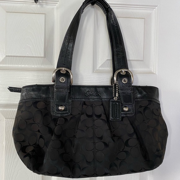 COACH Black Shoulder Bag - Picture 2 of 12